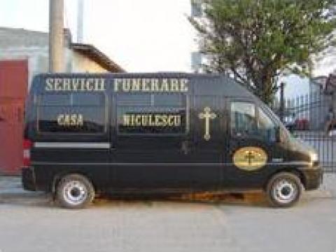 Masina mortuara de la Sc Casa Niculescu - Servicii Funerare Srl