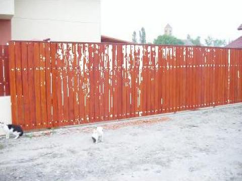 Gard de lemn de la PFA Georgescu Leonard