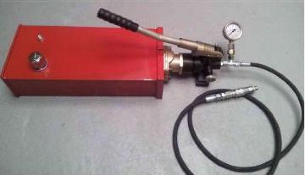 Pompa hidraulica manuala 700bar de la Akkord Group Srl