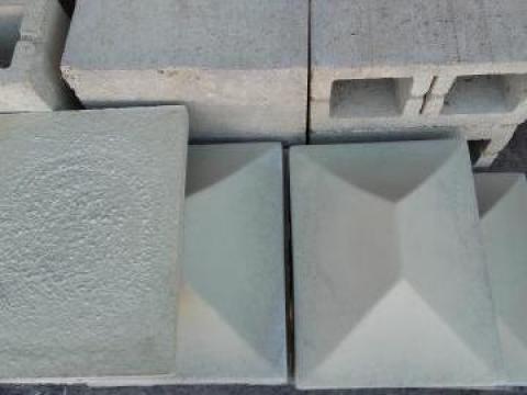Caciuli gard 44/33cm colorate ciment alb de la Grama Com S.r.l.