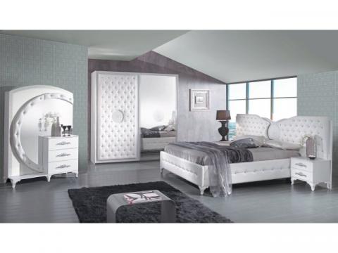 Dormitor Alin, alb/argintiu, pat 267x210 cm, dulap cu 2 usi de la CB Furniture Srl