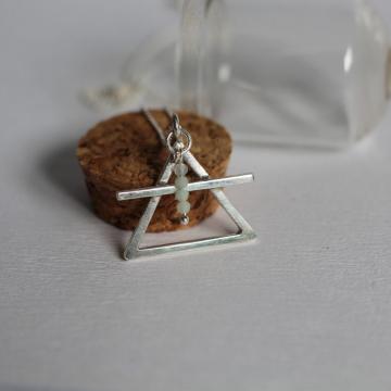 Lantisor argint cu simbol AER si acvamarin de la Raw Jewellery Srl