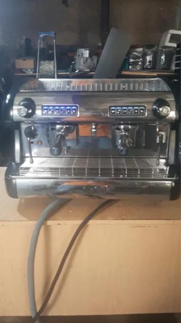 Service mobil automate Saeco, De Longhi, La Spaziale de la Coffee & Water Services Srl
