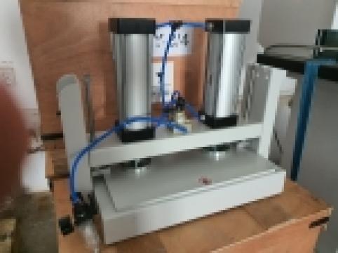 Presa pneumatica 350 x 500 mm de la Kronstadt Papier Technik S.a.