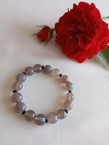 Bratara cu Labradorit 10mm pe elastic de la Crissy Atelier Srl