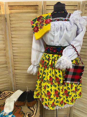 Costum complet de Maramures pentru femei de la Tomsa Irina Persoana Fizica Autorizata
