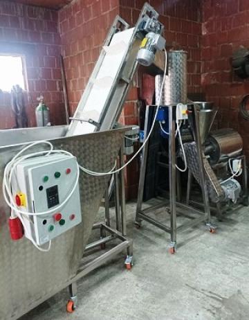 Linie suc de rosii si bulion de la Sc Ramsa Mach Distribution Srl