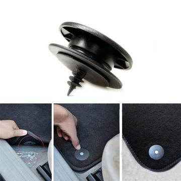 Set 4 bucati clipsuri pentru fixarea covoraselor auto de la Auto Care Store Srl