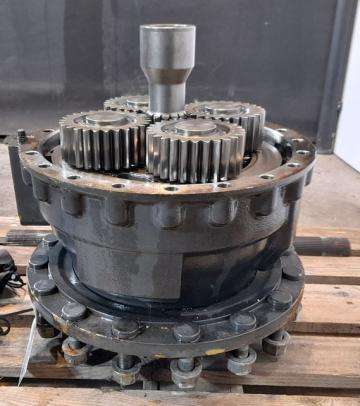 Reductor final stanga punte fata Case 821G ZF de la PFP Auto Srl