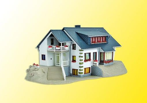 Macheta Kit Casa pe malul lacului H0 43711 Kibri de la Hobbyplanet Romania