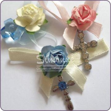 Accesorii trandafirasi pentru cruciulite botez de la Simonne