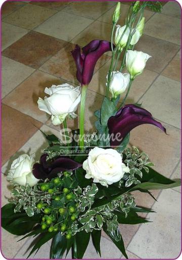 Aranjament floral cale trandafiri de la Simonne