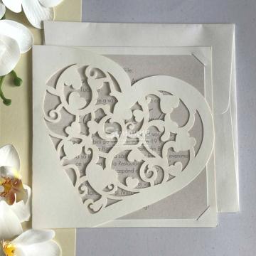 Invitatie nunta cu inima decupata de la Simonne